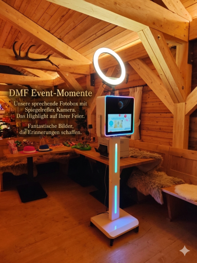 Fotobox fĂĽr Scheunenhochzeit leihen Ostalbkreis Fotobox mit leuchtendem Ringlicht aufgebaut in einer gemĂĽtlichen Event-Scheune aus Holz. MĂĽhlenalm Schorndorf